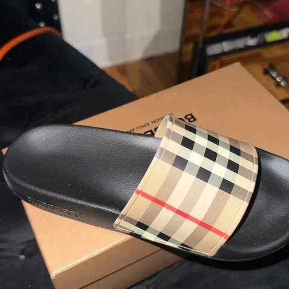 Kids Burberry pool slide - Picture 1 of 2